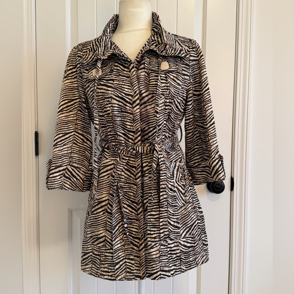Luii Size Small Animal Print, 3/4 Sleeve belted rain jacket. Black/tan/beige.